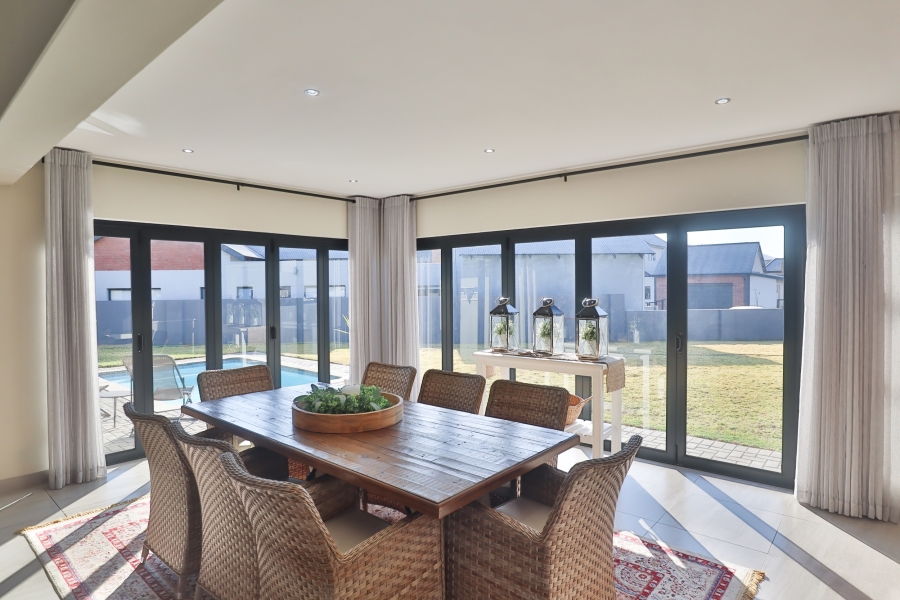 To Let 4 Bedroom Property for Rent in The Coves North West